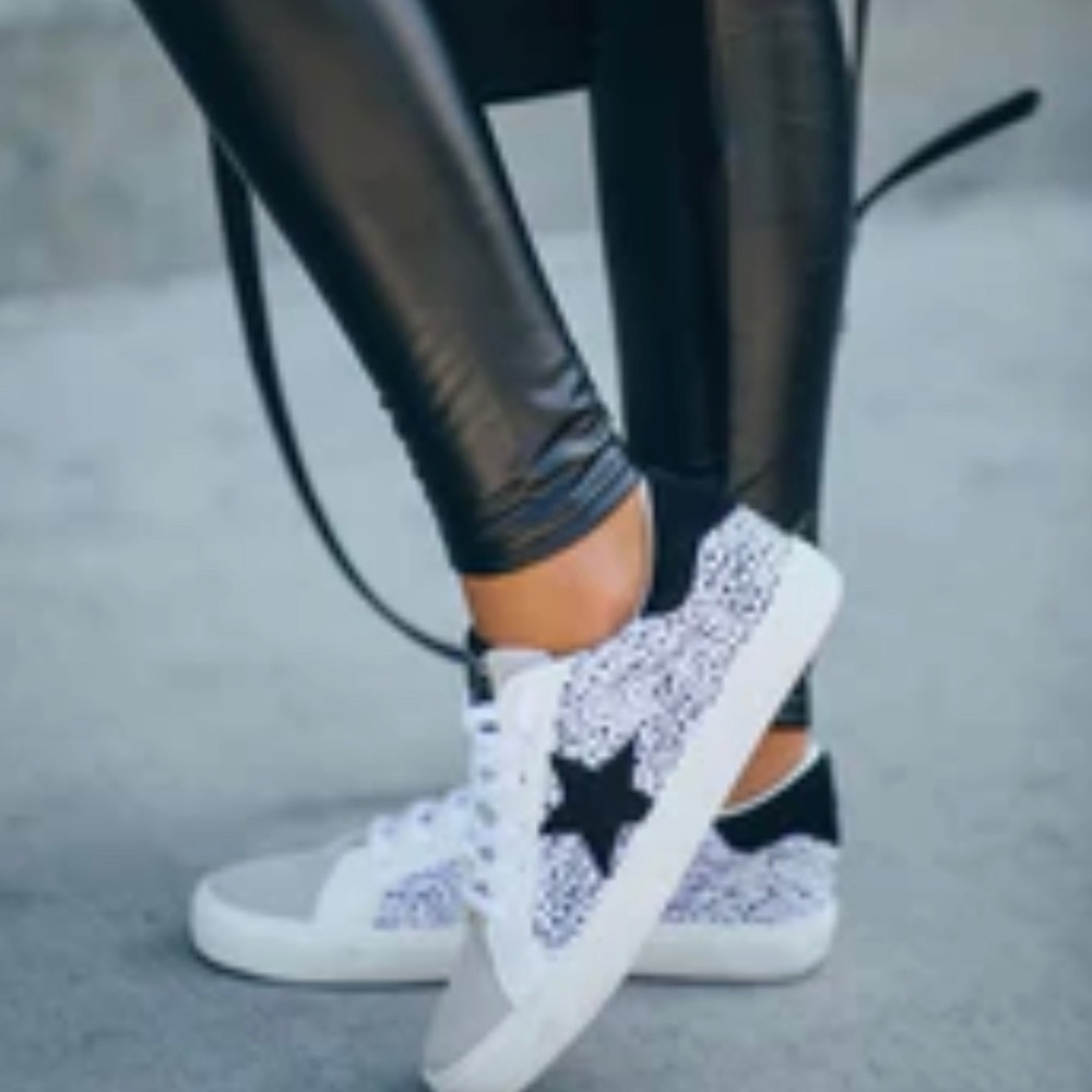 Women’s Vici sneaker